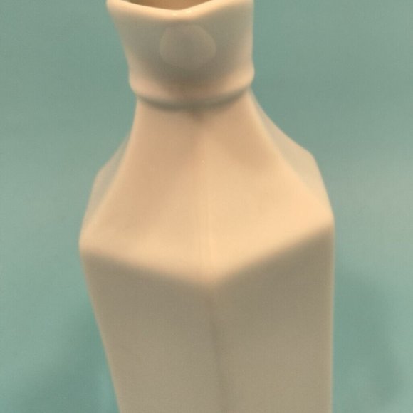 White Ceramic Cruet Vinegar Oil Vintage Pottery China Pourer Stopper Xcell - Picture 4 of 16